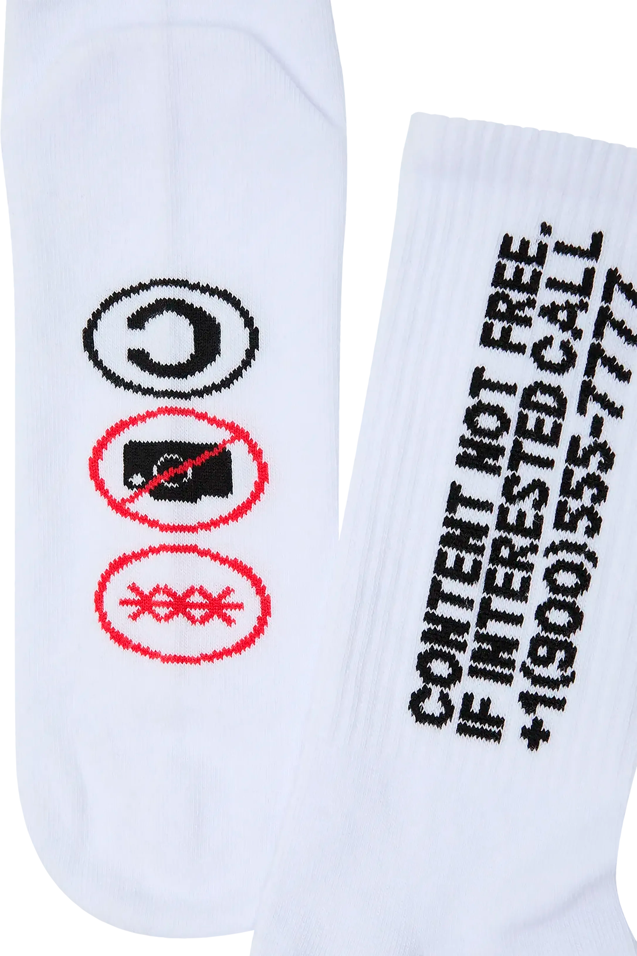 ESS726_SS26_longsocks_CAMERA_pack2