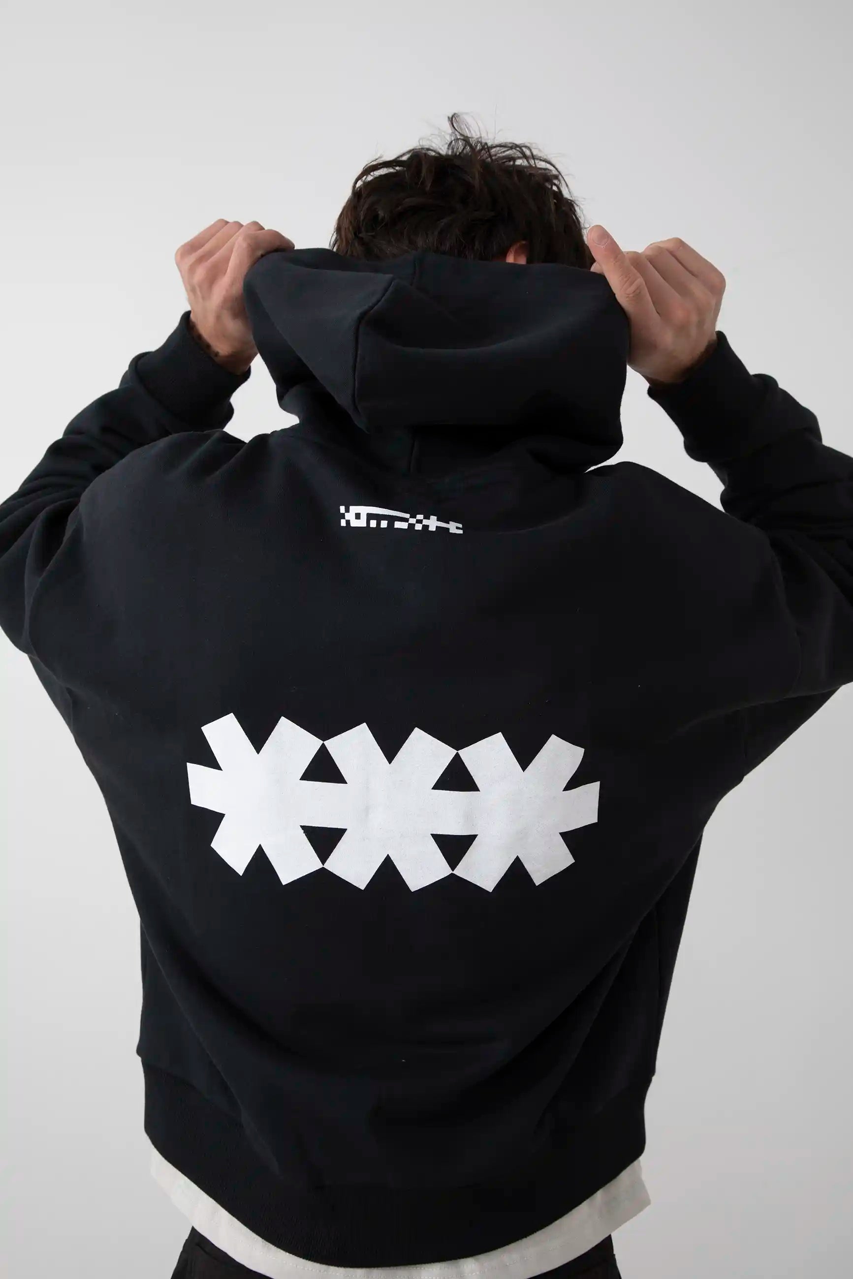 *** HOODIE BLACK