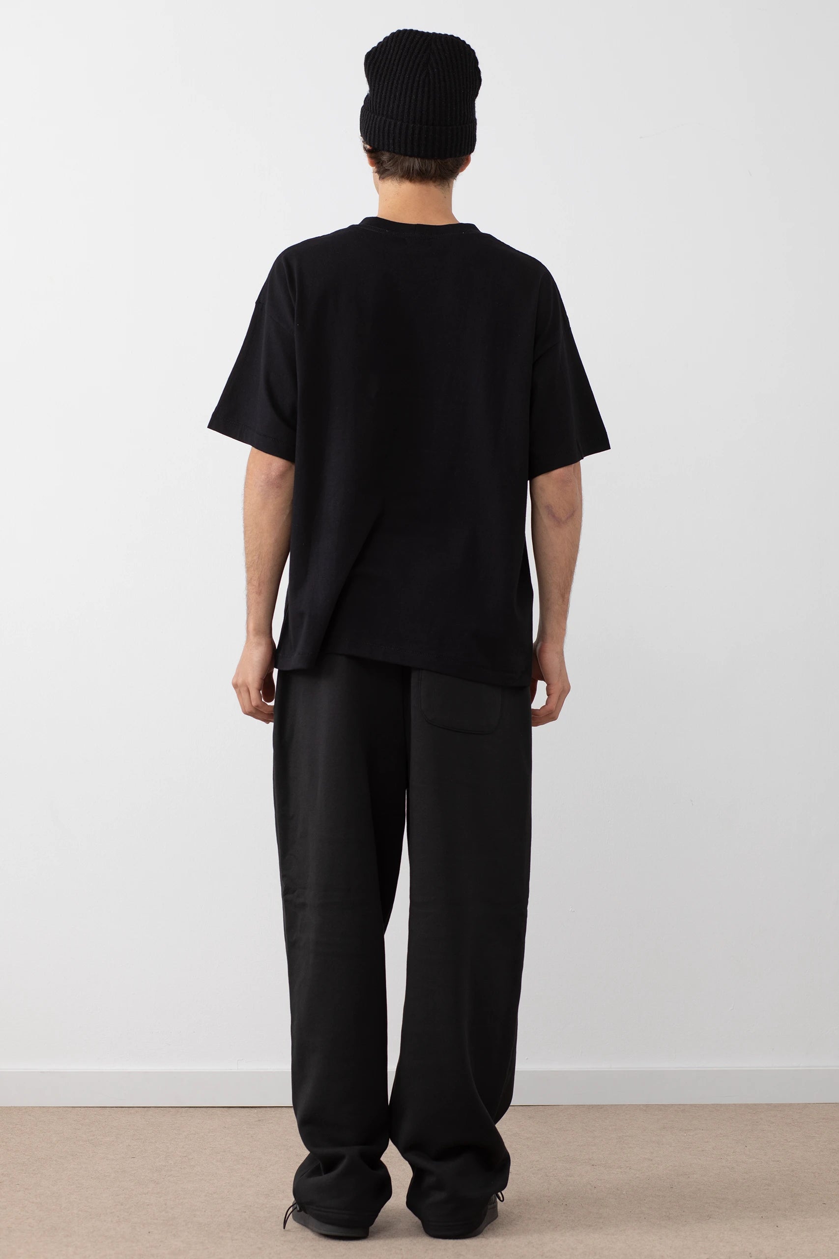 DAILY *** BLACK