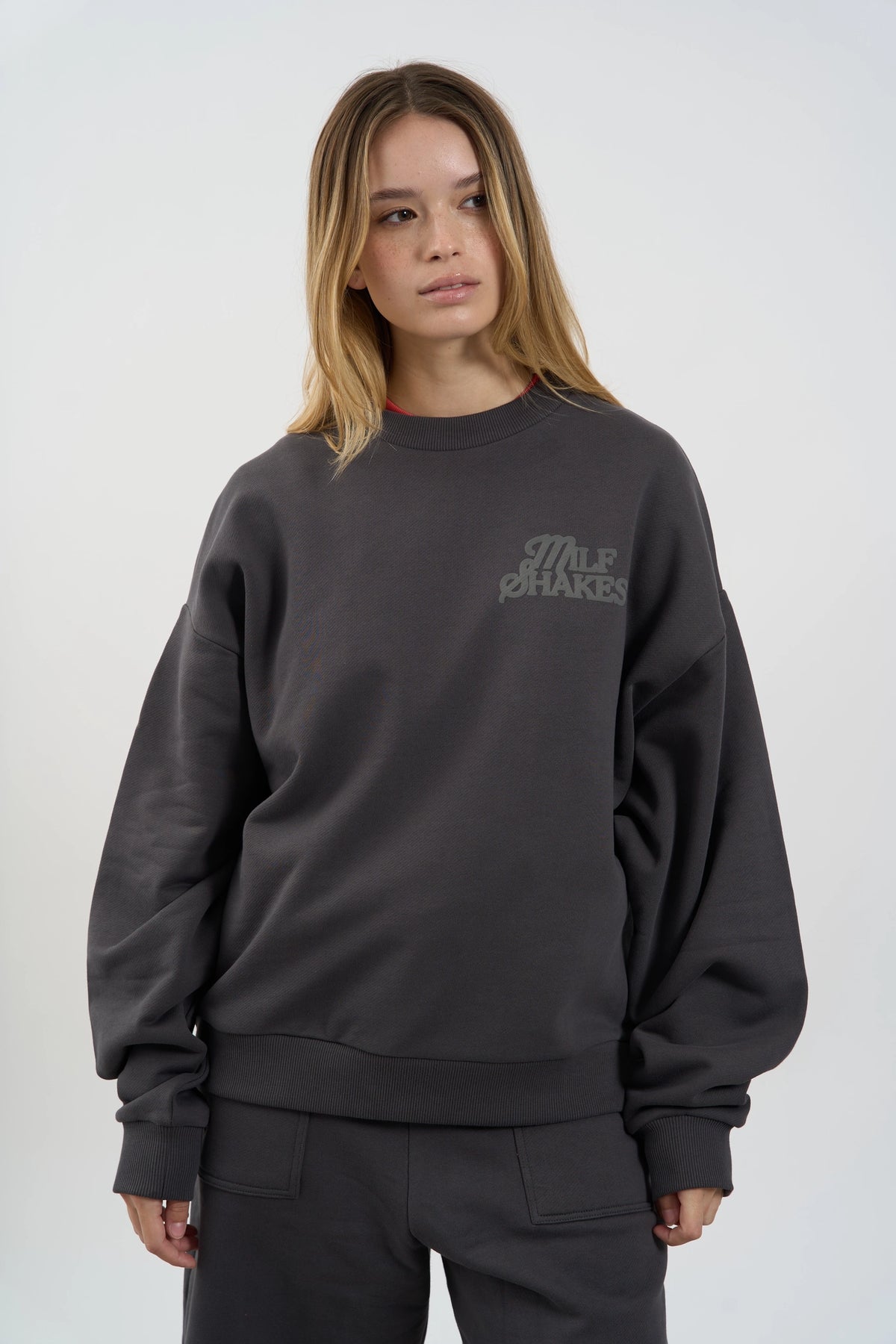 MS BLACK CREWNECK
