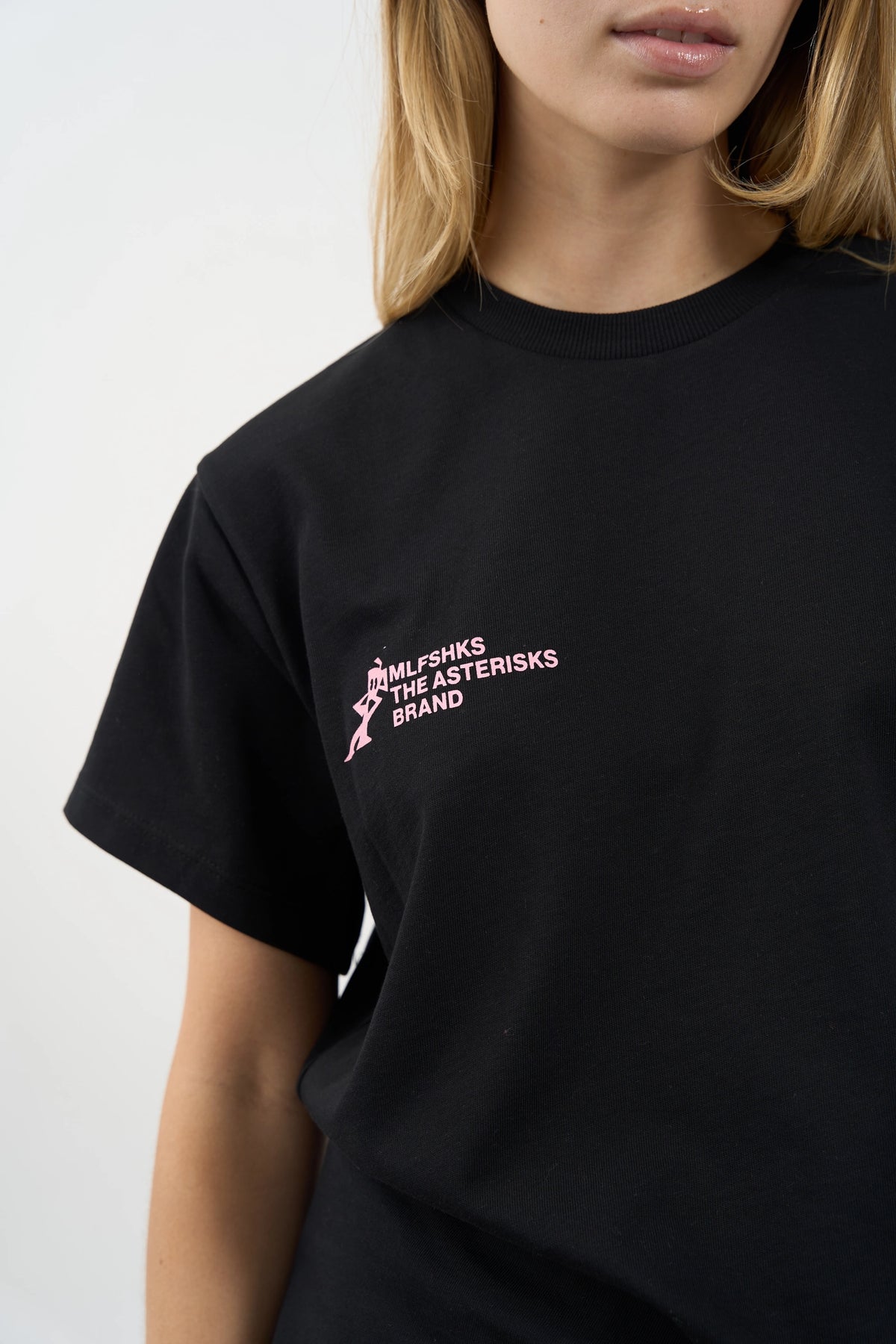 MILFO POSE TEE MIDNIGHT